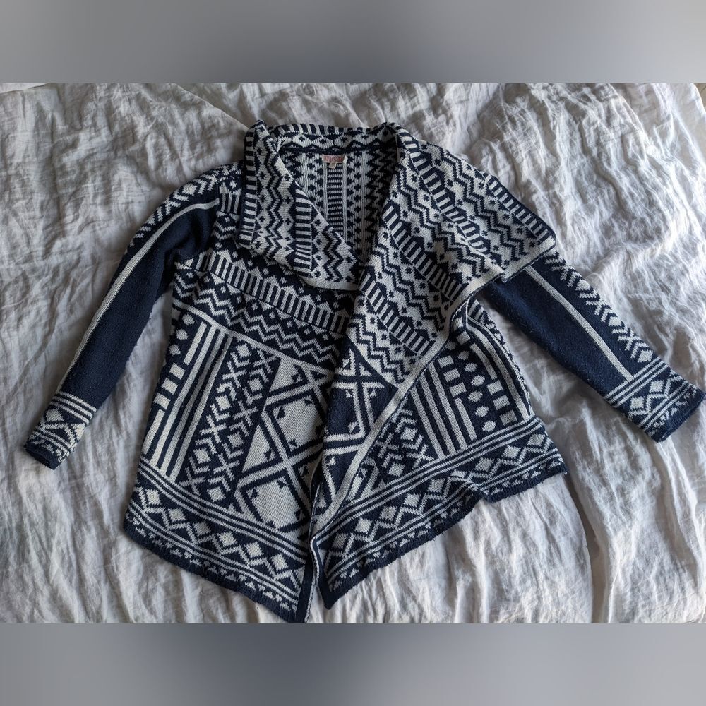 Woven Heart navy white geometric waterfall cardigan
